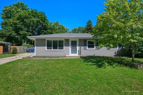 1820 Forrest Blvd, St. Charles, IL, 60174-4519 | Card Image