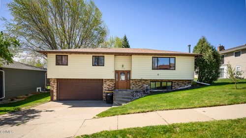 1709 Kennedy Ave, Bismarck, ND, 58501-2165 | Card Image