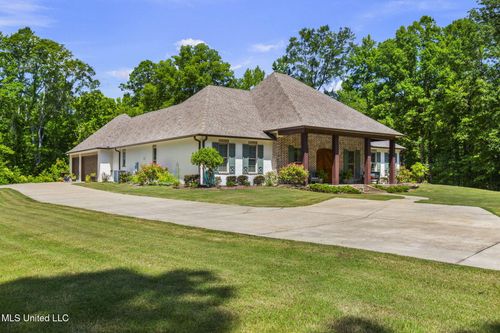 255 N Brandon Blvd, Brandon, MS, 39042-8331 | Card Image