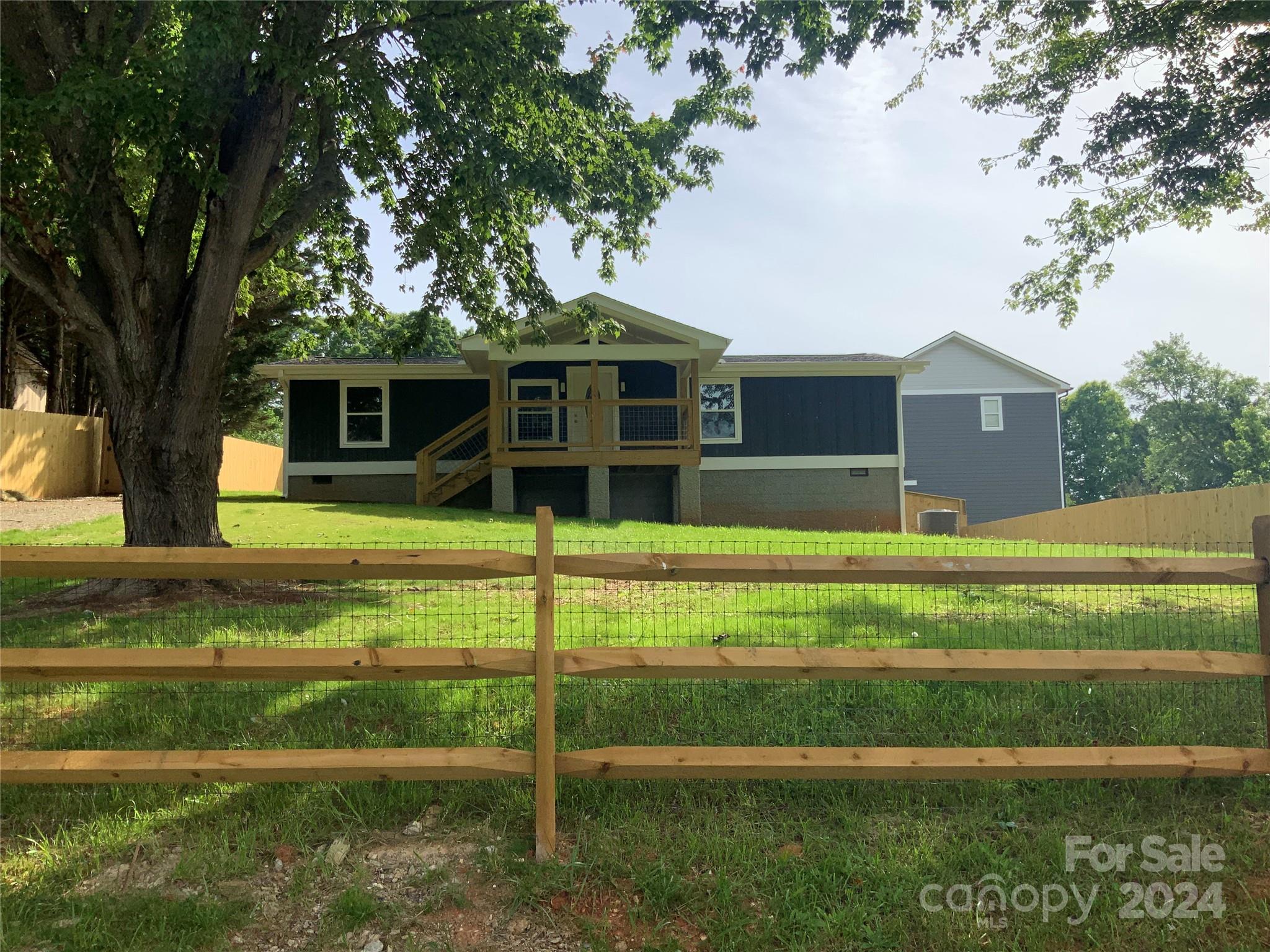 Marion Rd, Leicester, NC 28748