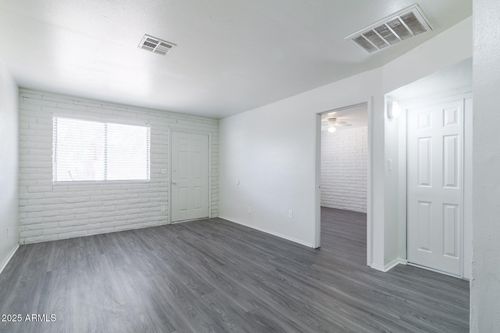 3-3111 W Jefferson St, Phoenix, AZ, 85009-4866 | Card Image