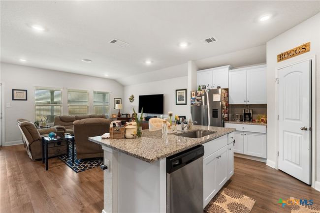 1444 Acorn Wood, House other with 4 bedrooms, 2 bathrooms and null parking in Seguin TX | Image 4