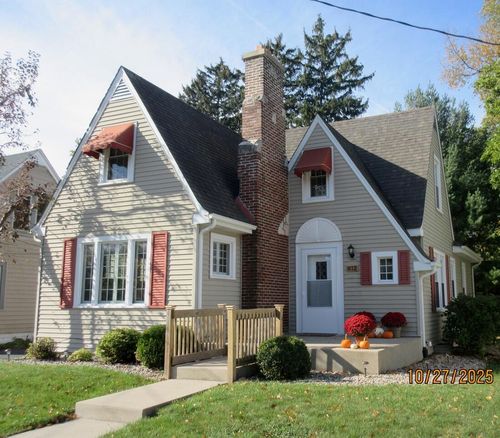 812 S Lake Park Ave, Hobart, IN, 46342-5146 | Card Image