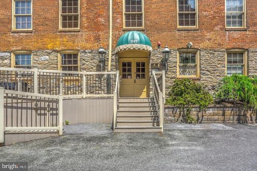 apt-411-247 N Shippen St, Lancaster, PA, 17602-2769 | Card Image