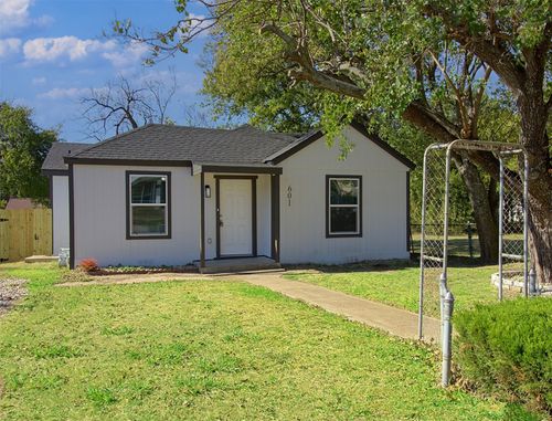 601 Sw 15th St, Grand Prairie, TX, 75051-1418 | Card Image