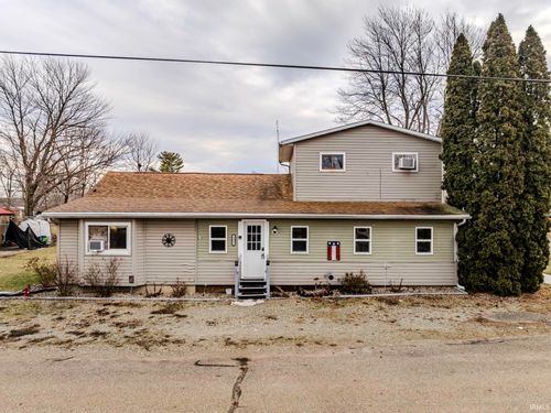 501 E Sycamore St, Silver Lake, IN, 46982-8951 | Card Image