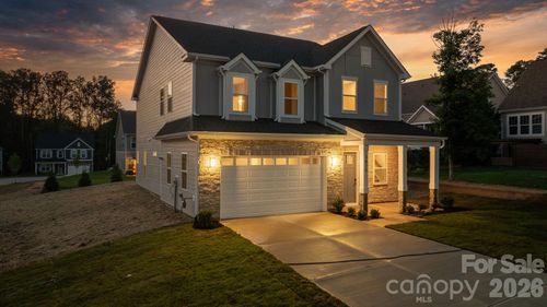 3875 12th Street Ct Ne, Hickory, NC, 28601-9668 | Card Image