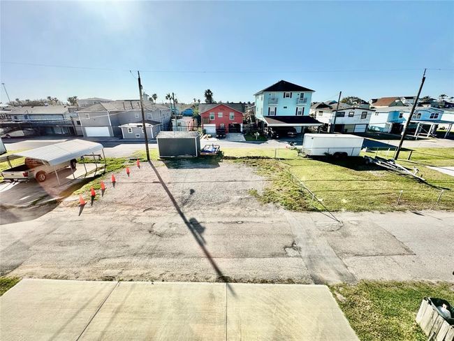18 Edgewater St, House other with 3 bedrooms, 2 bathrooms and 2 parking in Hitchcock TX | Image 40