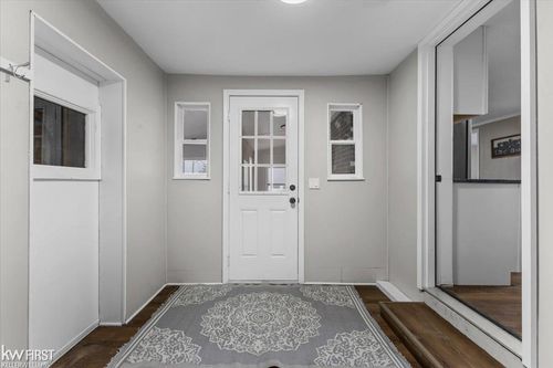 7205 Williams Lake Road, Waterford Charter Township, MI, 48329 | Card Image