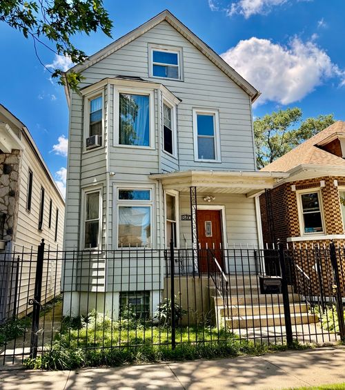 8410 S Burnham Avenue, Chicago, IL, 60617 | Card Image