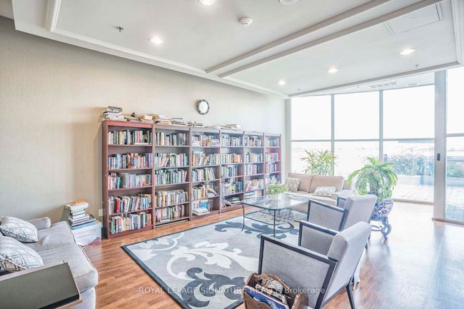 612 - 9 George St N, Condo with 2 bedrooms, 1 bathrooms and 1 parking in Brampton ON | Image 33