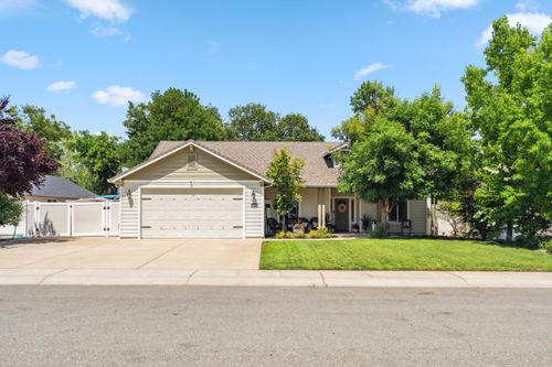 2938 Nicolet Ln, Redding, CA, 96001-4664 | Card Image