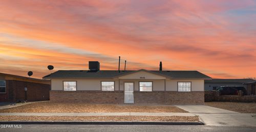 9846 Gifford Dr, El Paso, TX, 79927-2937 | Card Image