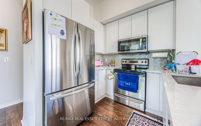 3303 - 220 Burnhamthorpe Rd W, Condo with 2 bedrooms, 2 bathrooms and null parking in Mississauga ON | Image 18
