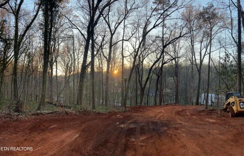 2 Montlake Dr, Knoxville, TN, 37920-2836 | Card Image