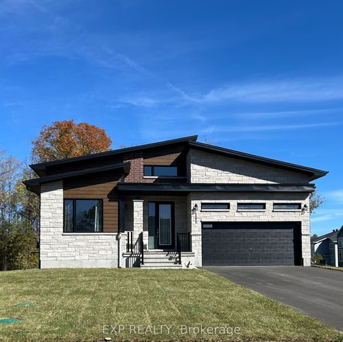 111 Frank Fisher Cres, Almonte, ON, K0A1A0 | Card Image