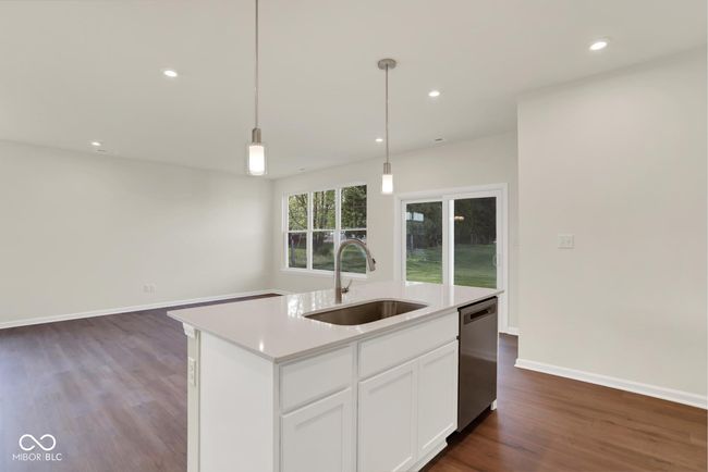 104 Maxim Ct, Condo with 2 bedrooms, 2 bathrooms and null parking in Cumberland IN | Image 7