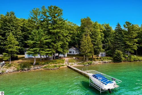7356 Se Torch Lake Dr, Alden, MI, 49612 | Card Image