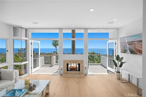 1061 Skyline Dr, Laguna Beach, CA, 92651-1932 | Card Image