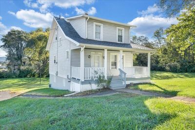 3223 Plantation Rd NE | Image 1