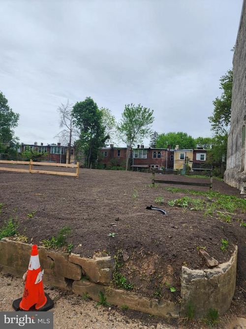 5852 Willows Ave, Philadelphia, PA, 19143-4519 | Card Image