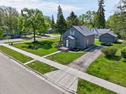 620 8th Ave E, Alexandria, MN, 56308-1906 | Card Image