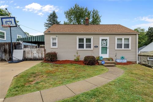 3321 Hazelhurst Ave, Pittsburgh, PA, 15227-4212 | Card Image