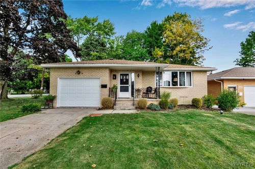 4 Brian Ln, West Seneca, NY, 14224-1027 | Card Image