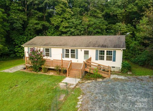 23 Sleeper Branch Rd, Whittier, NC, 28789-0197 | Card Image