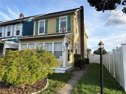 309 Mulberry St, CATASAUQUA, PA, 18032-1825 | Card Image