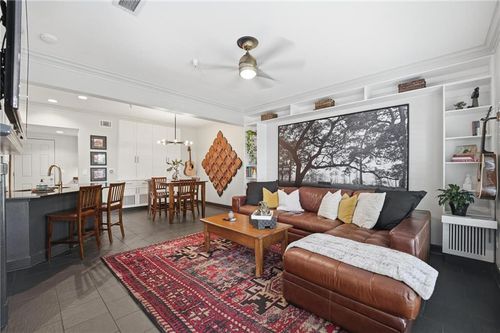 apt-d-11624 Tomahawk Creek Pkwy, Leawood, KS, 66211-2649 | Card Image