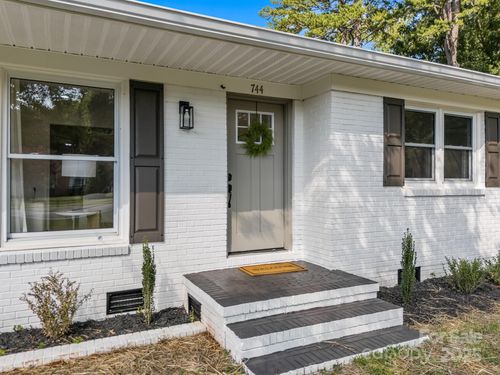 744 University Dr, Rock Hill, SC, 29730-3710 | Card Image