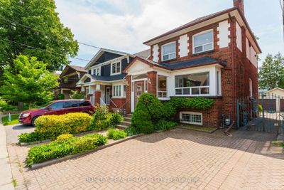 17 Kings Park Blvd, House other with 3 bedrooms, 2 bathrooms and 2 parking in East York ON | Image 1