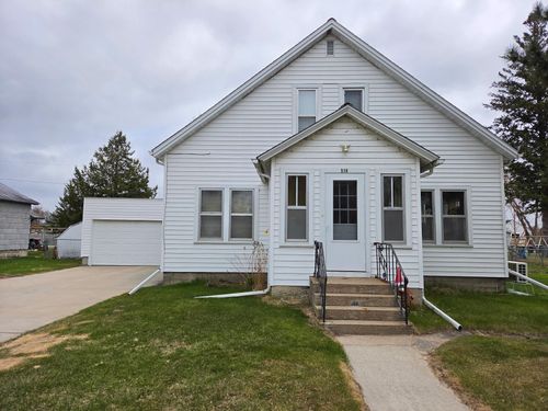 516 4th St Se, Deer River, MN, 56636-8622 | Card Image