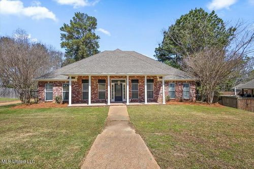 307 Meadowview Ln, Brandon, MS, 39047-7937 | Card Image