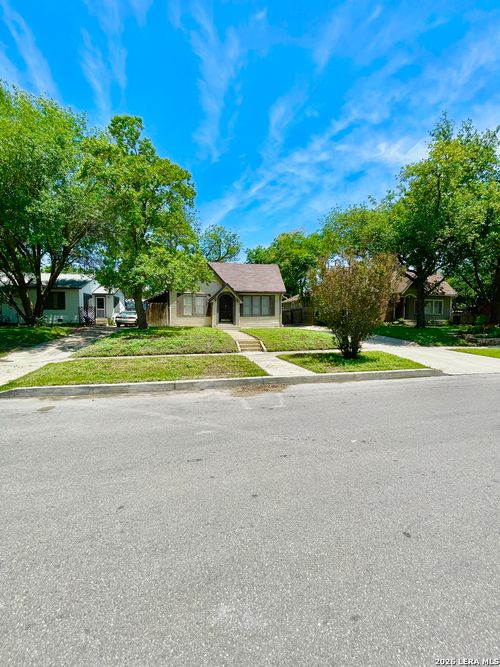 307 Furr Dr, San Antonio, TX, 78201-4416 | Card Image