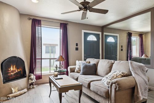 8054 E Oak St, Scottsdale, AZ, 85257-2846 | Card Image