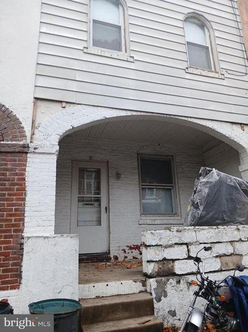 13 Florence Ave, DARBY, PA, 19023-1002 | Card Image