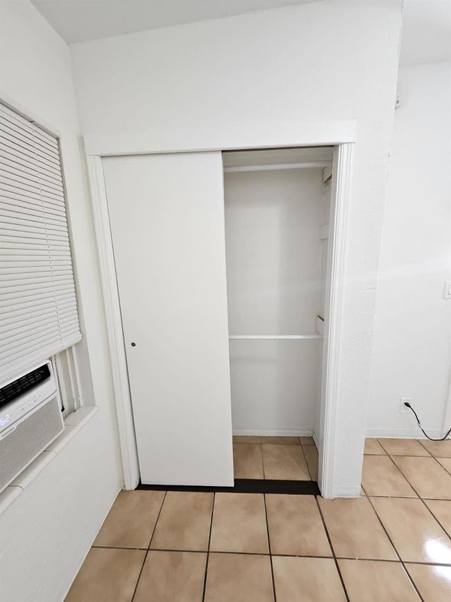 APT-4 - 1100 Ne 12 Th Ave, Condo with 1 bedrooms, 1 bathrooms and null parking in Fort Lauderdale FL | Image 6