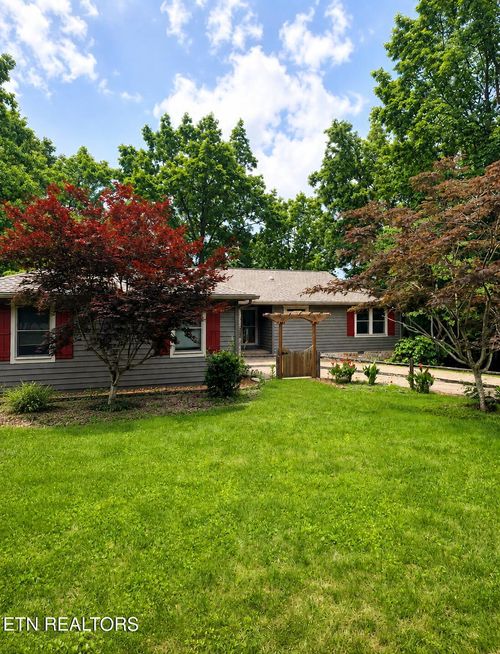 166 Canterbury Dr, Crossville, TN, 38558-7095 | Card Image