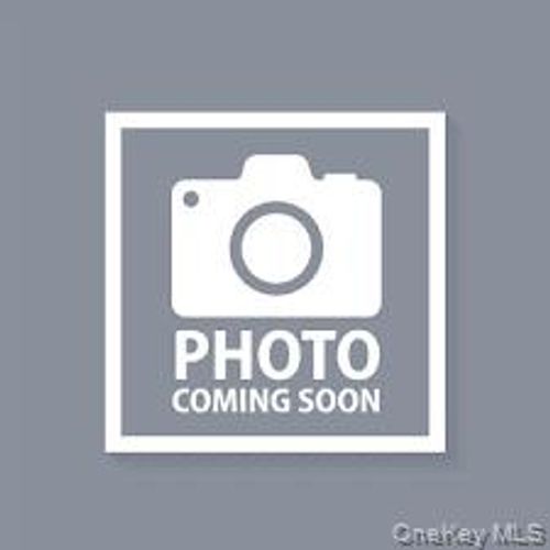 39 Acacia Ave, Hempstead, NY, 11550-7018 | Card Image