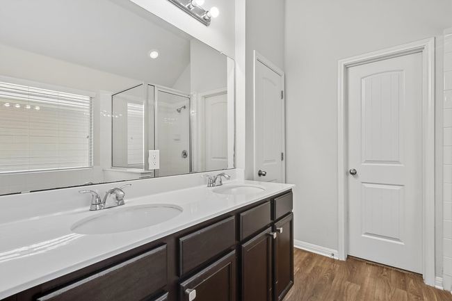 Primary bathroom. | Image 20