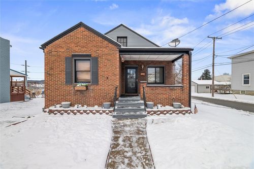 44 Franklin Ave, Ellwood City, PA, 16117-2236 | Card Image