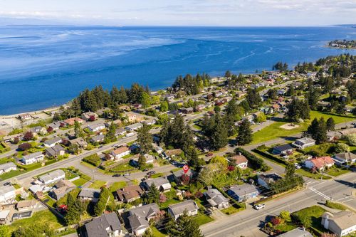 1068 Ruby Rd, Campbell River, BC, V9W1M8 | Card Image