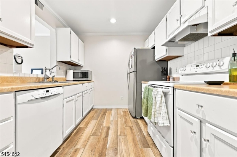 Residential Lease in Glen Ridge Boro Twp.
