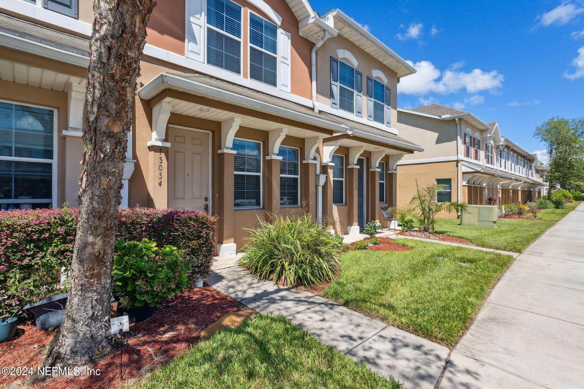 Sunset Lake Dr, Jacksonville, FL 32258