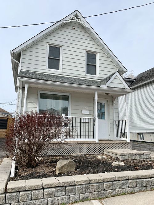 323 Montfort St, Vanier, ON, K1L5N5 | Card Image