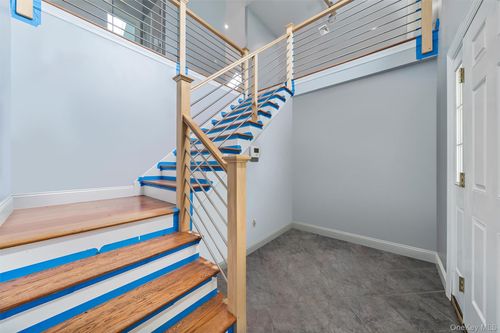 19 Hilltop Pl, Monroe, NY, 10950-1051 | Card Image