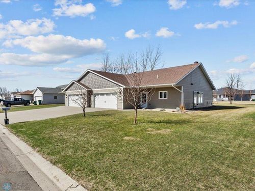 1829 12th St N, Wahpeton, ND, 58075-3156 | Card Image