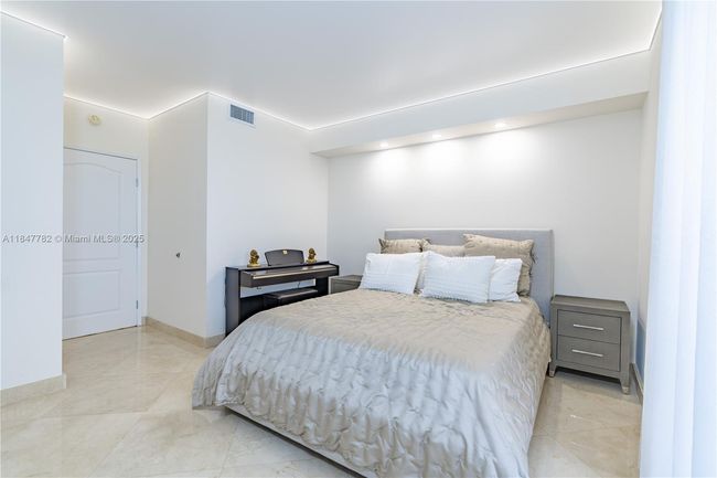 APT-508 - 17555 Atlantic Blvd, Condo with 3 bedrooms, 2 bathrooms and null parking in Sunny Isles Beach FL | Image 22